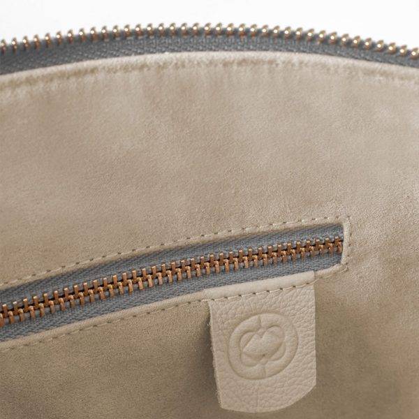 <span style="font-family:Bodoni Moda;">MINI</span><br><span style="color:#d3b28d;">Sand</span> - Image 5